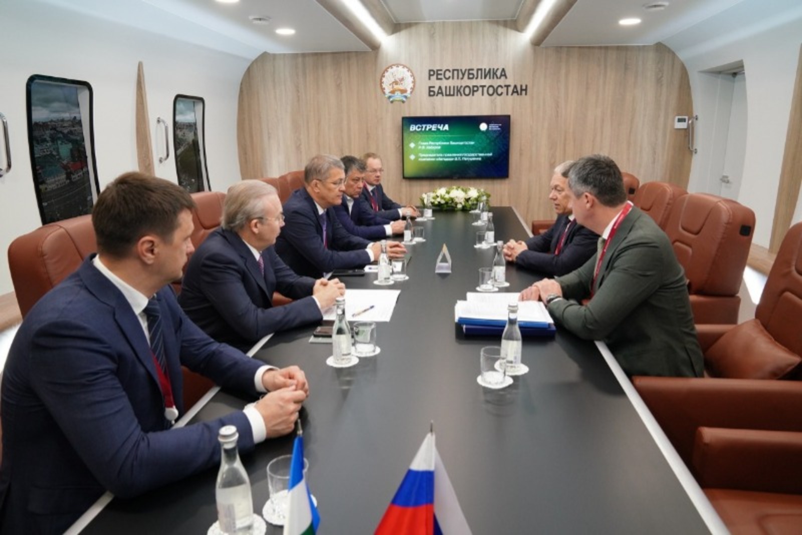 Олег Яровиков