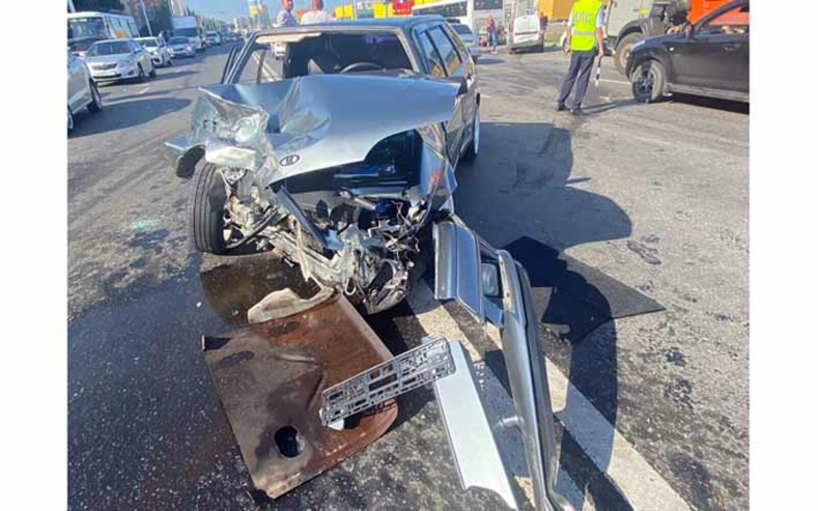 В Уфе два водителя пострадали в массовом ДТП