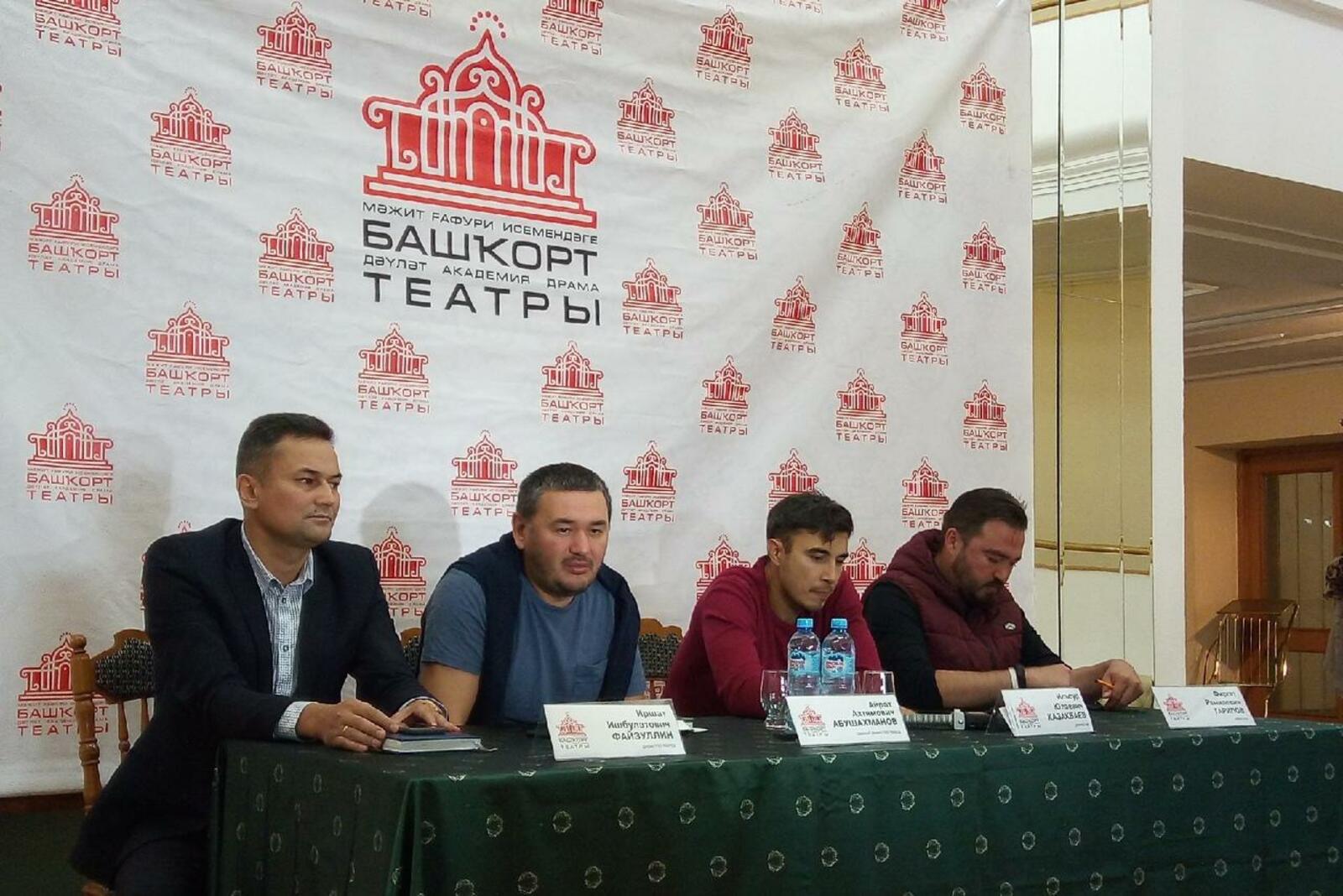 автор