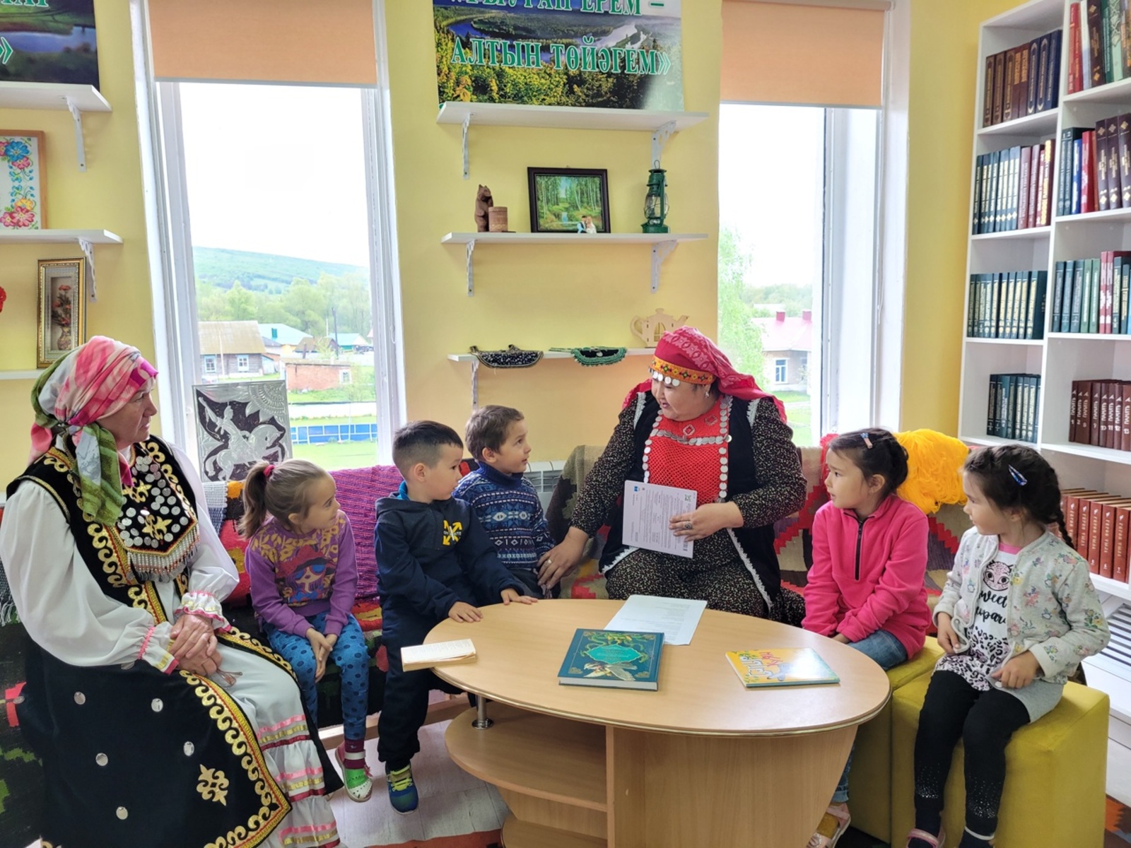 В сельской библиотеке села Верхнеиткулово провели литературно-познавательное путешествие