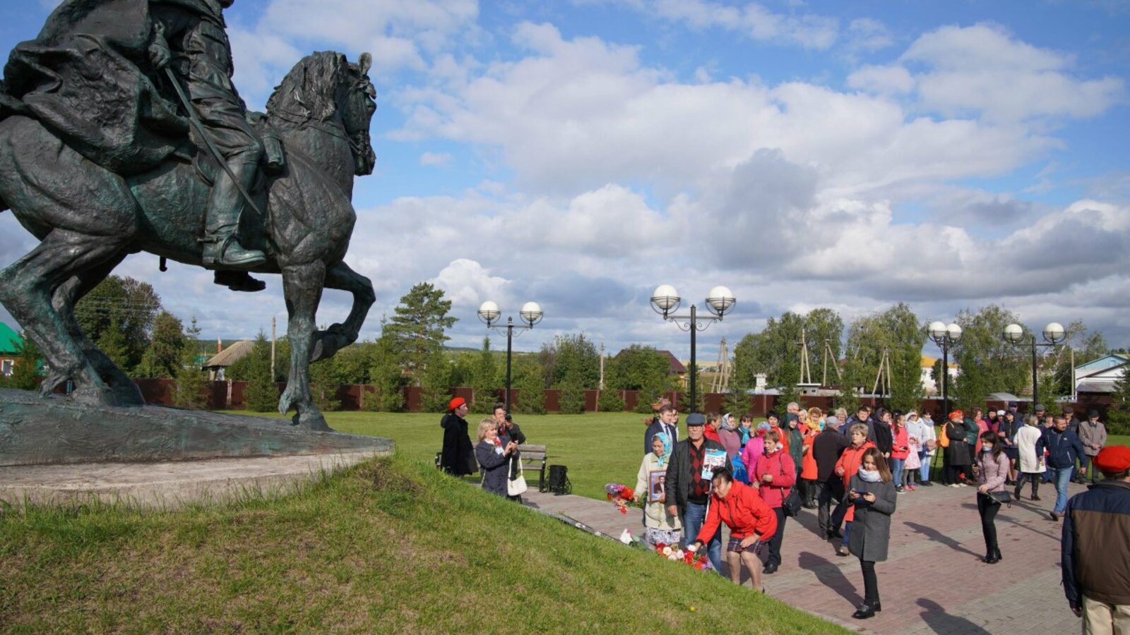 Олег Яровиков