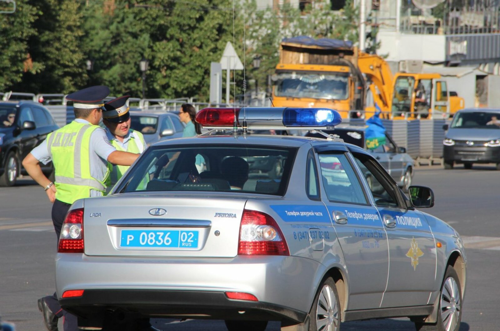 автор