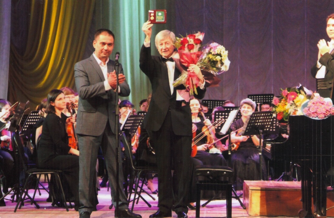 из фондов МБУК "Историко-краеведческий музей" Белебеевского района РБ  Концерт В.Овчинникова в Белебее