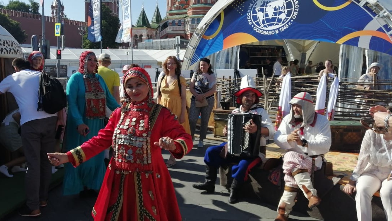 организаторы фестиваля