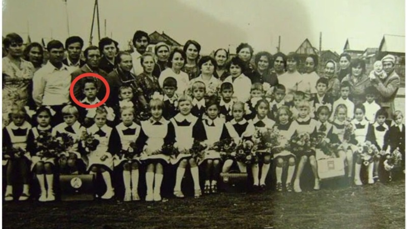 1 сентября. 2 "Б" класс Исянгуловской средней школы №2