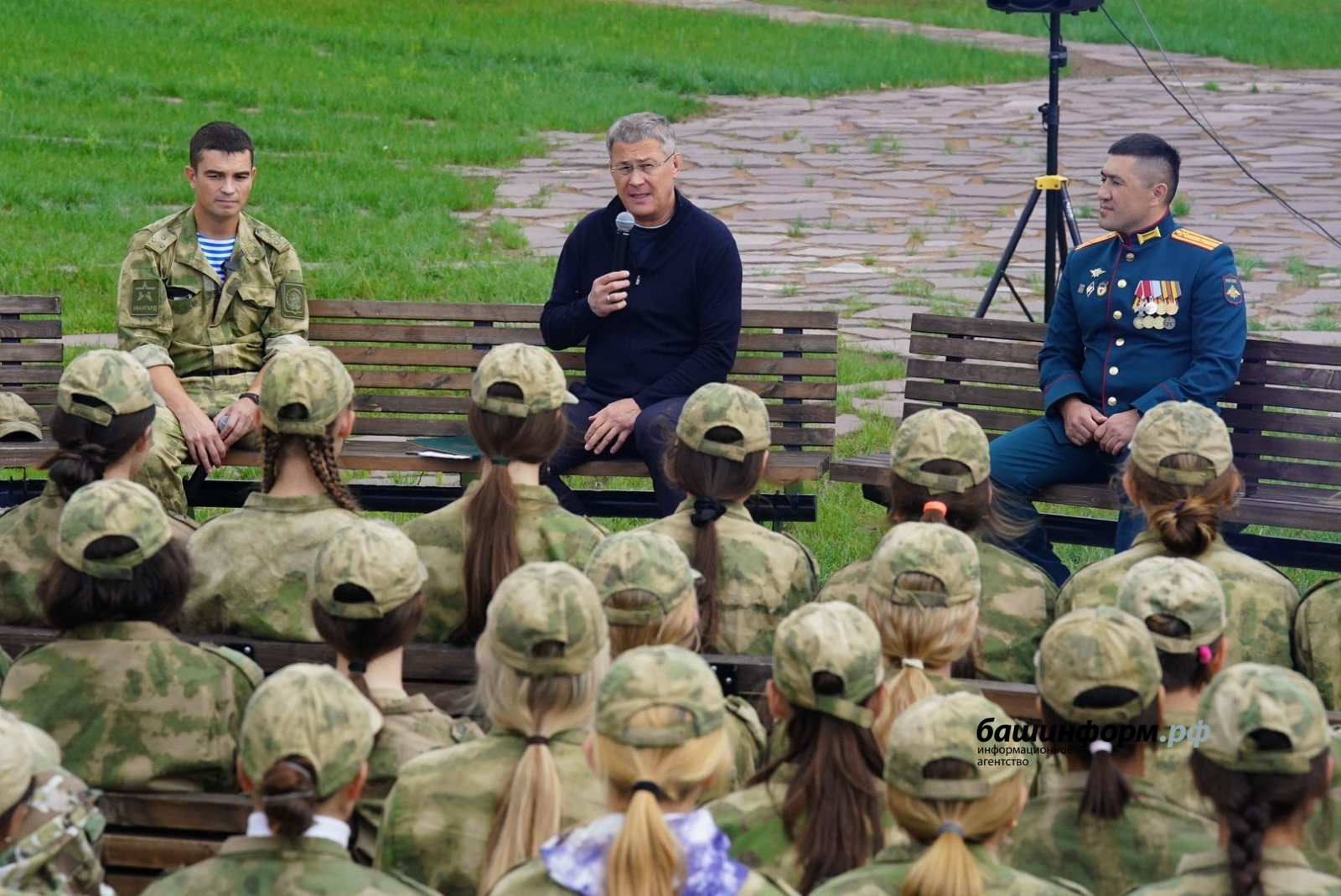 Олег Яровиков