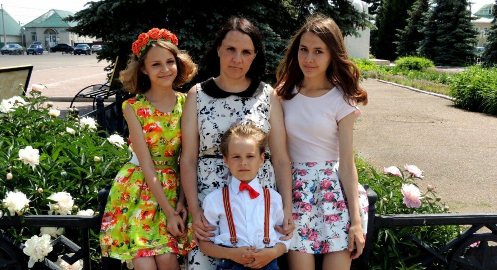 И.В. Бабушкина со своими детьми.