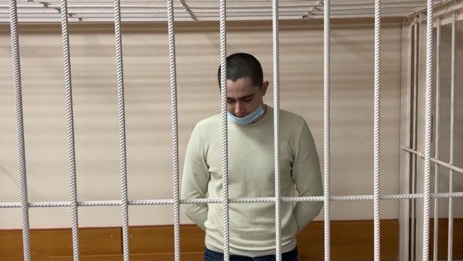 стоп-кадр видео «Честно говоря»
