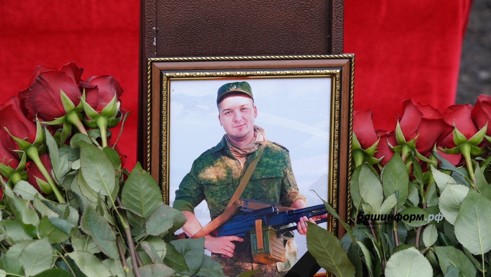 Олег Яровиков