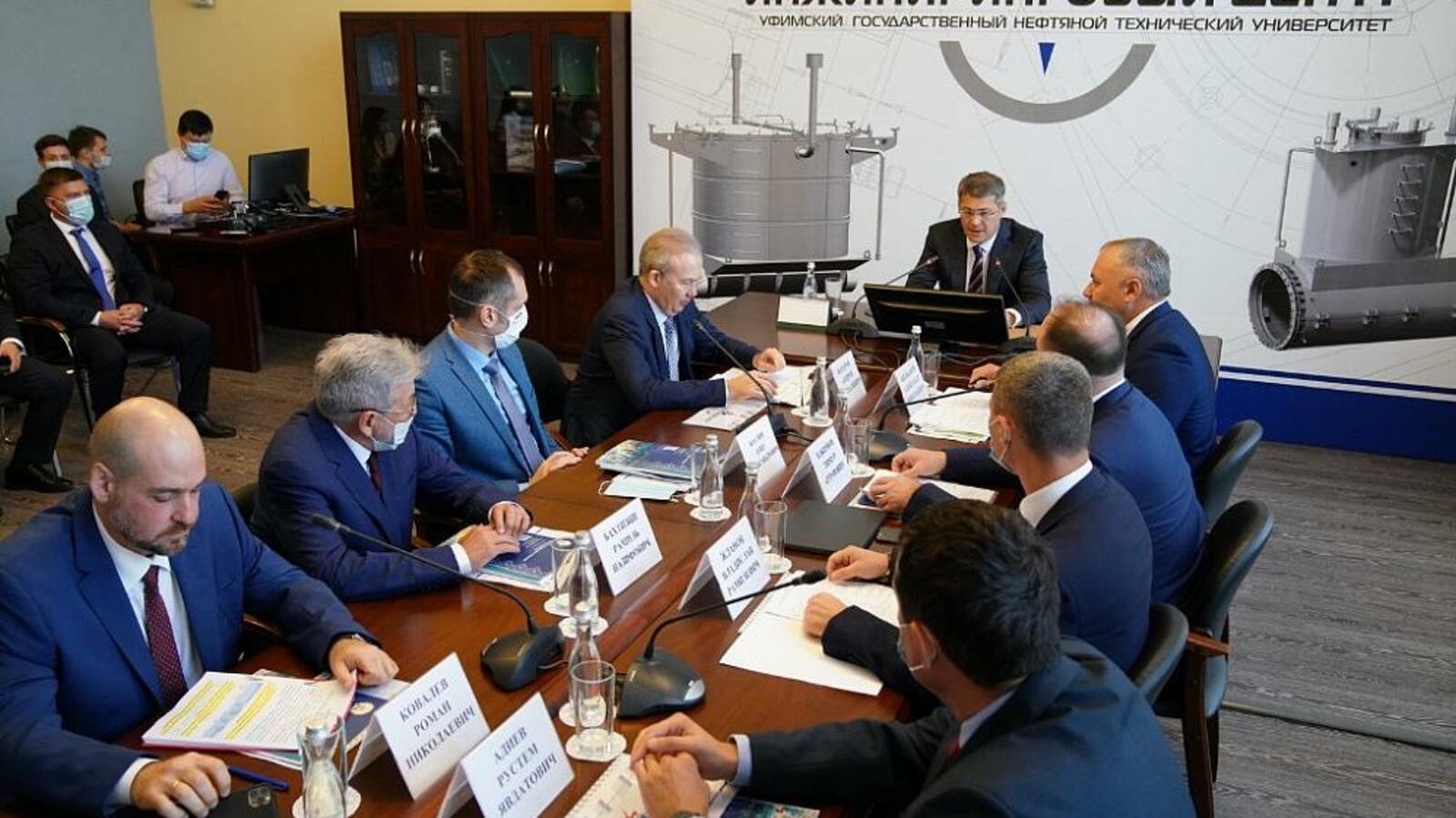 Олег Яровиков