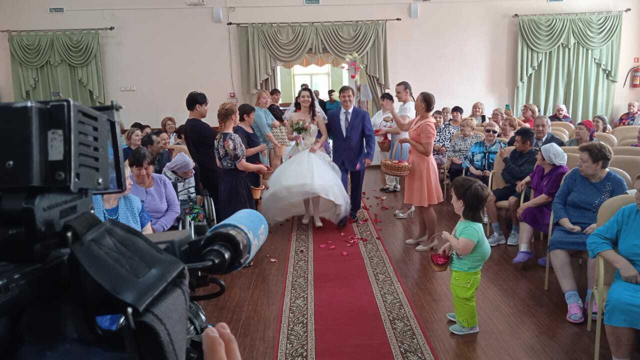В Башкирии в доме-интернате для престарелых и инвалидов в один день сыграли три свадьбы