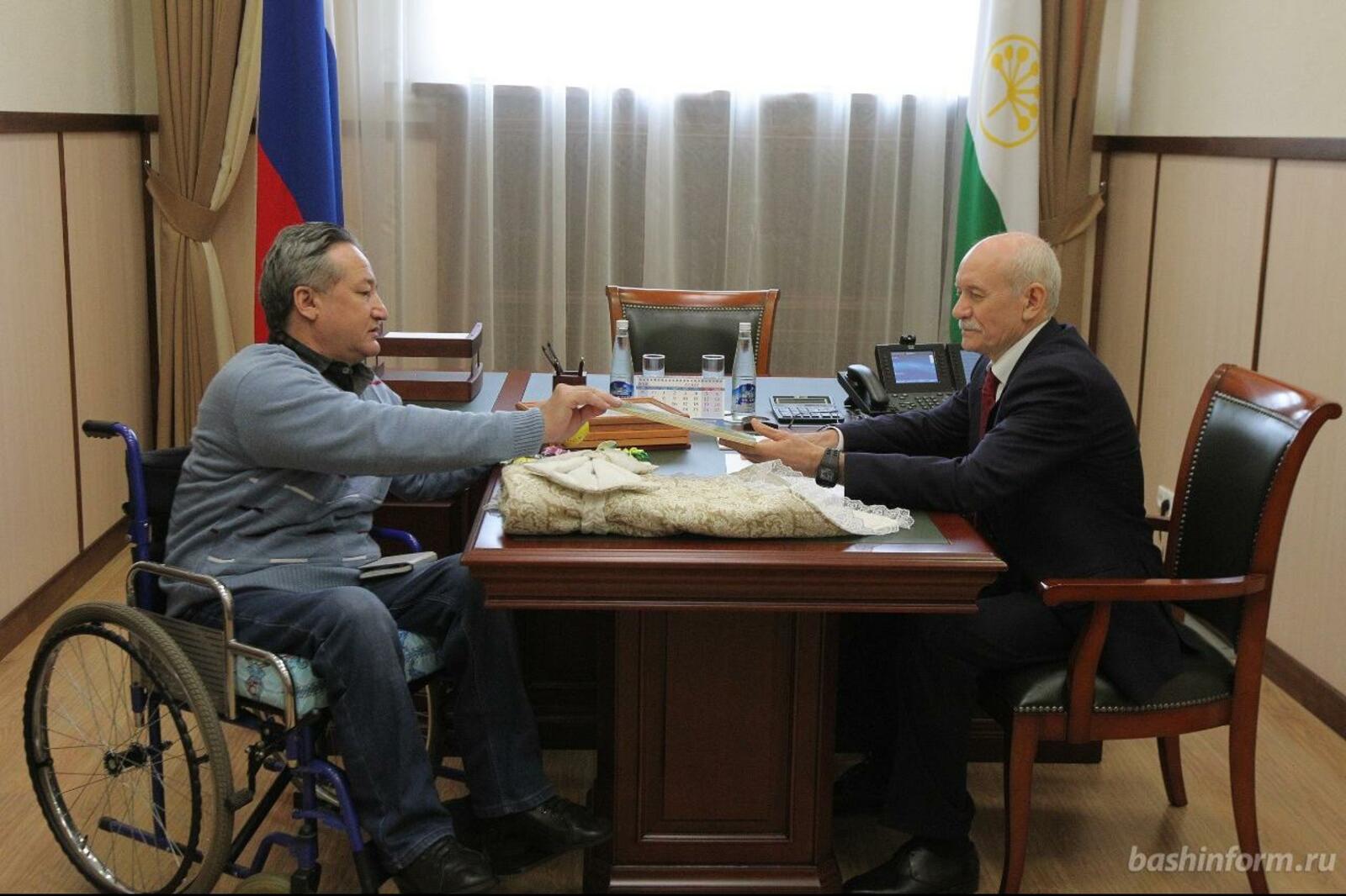 Олег Яровиков