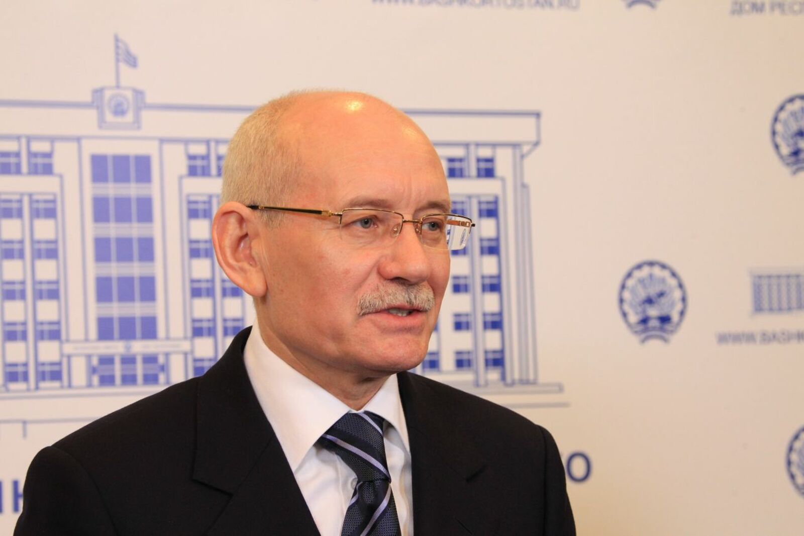 Олег Яровиков