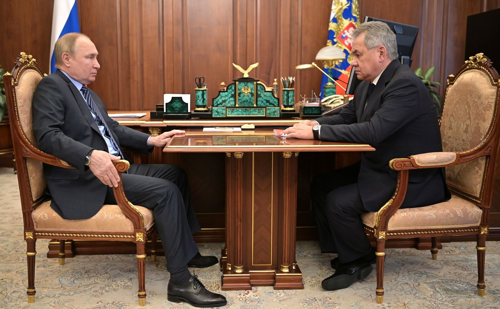 Президент провёл рабочую встречу с Министром обороны Сергеем Шойгу