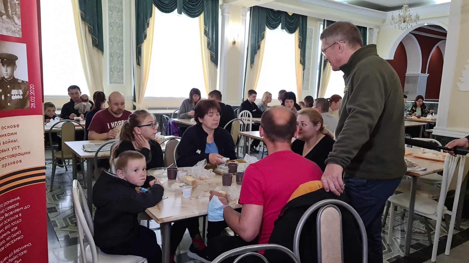 Радий Хабиров встретился с вынужденными переселенцами из ДНР и ЛНР