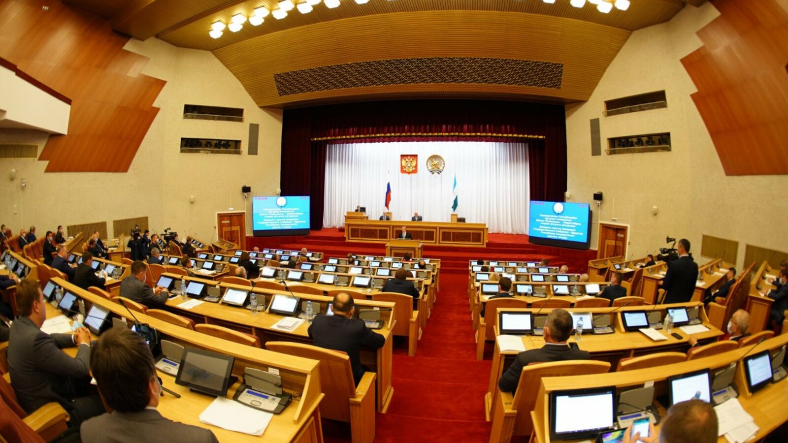 Олег Яровиков