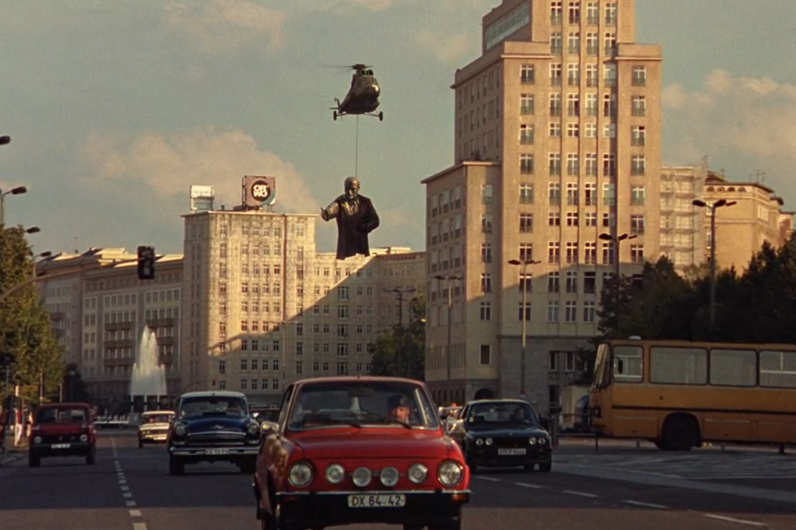 Кадр из фильма "Good Bye, Lenin!"