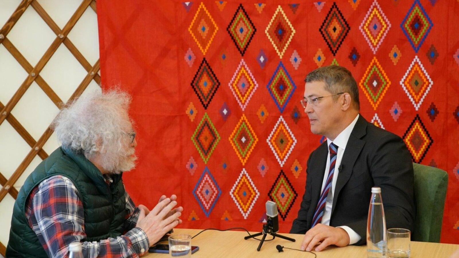 Олег Яровиков