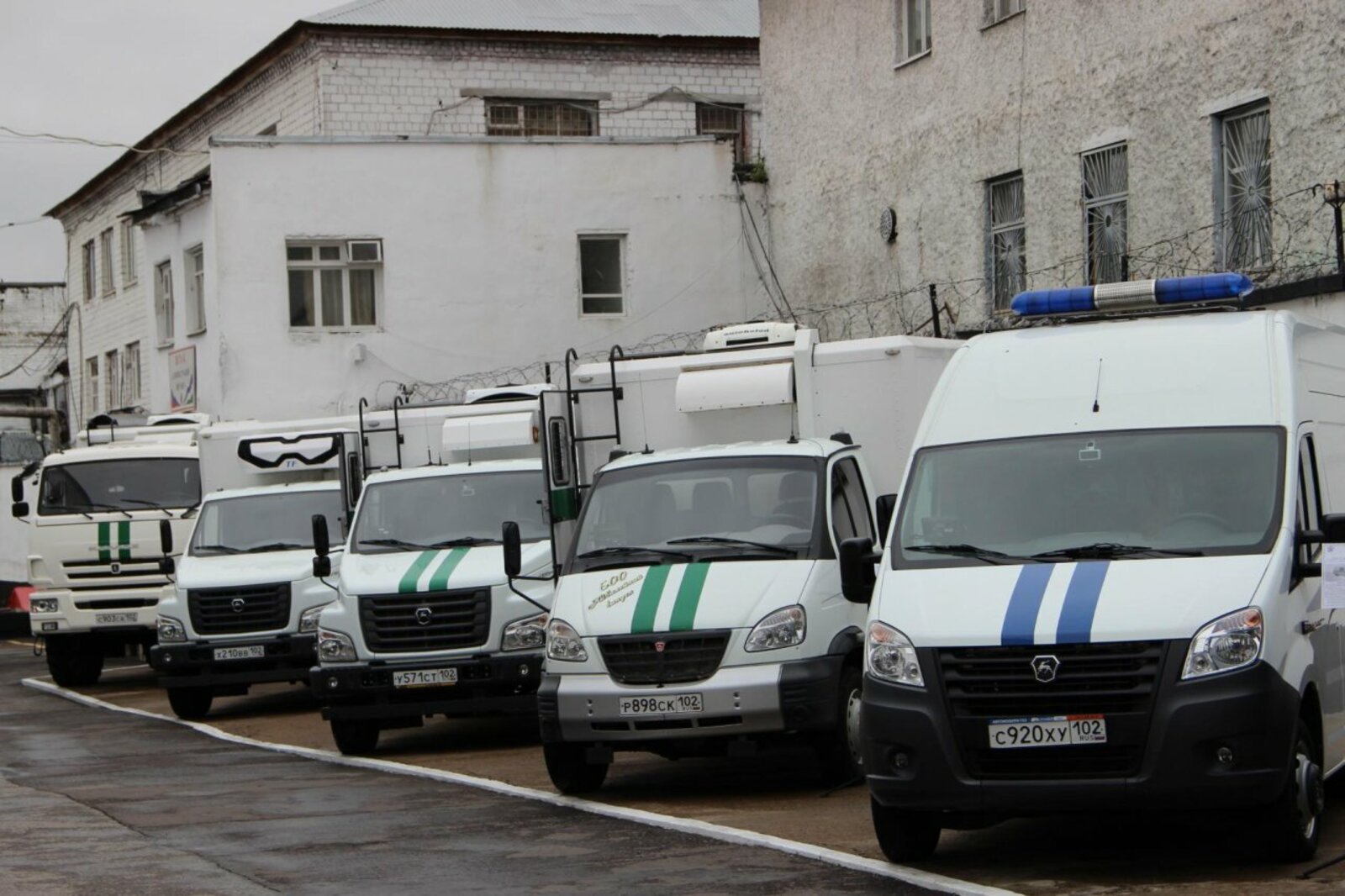 автор