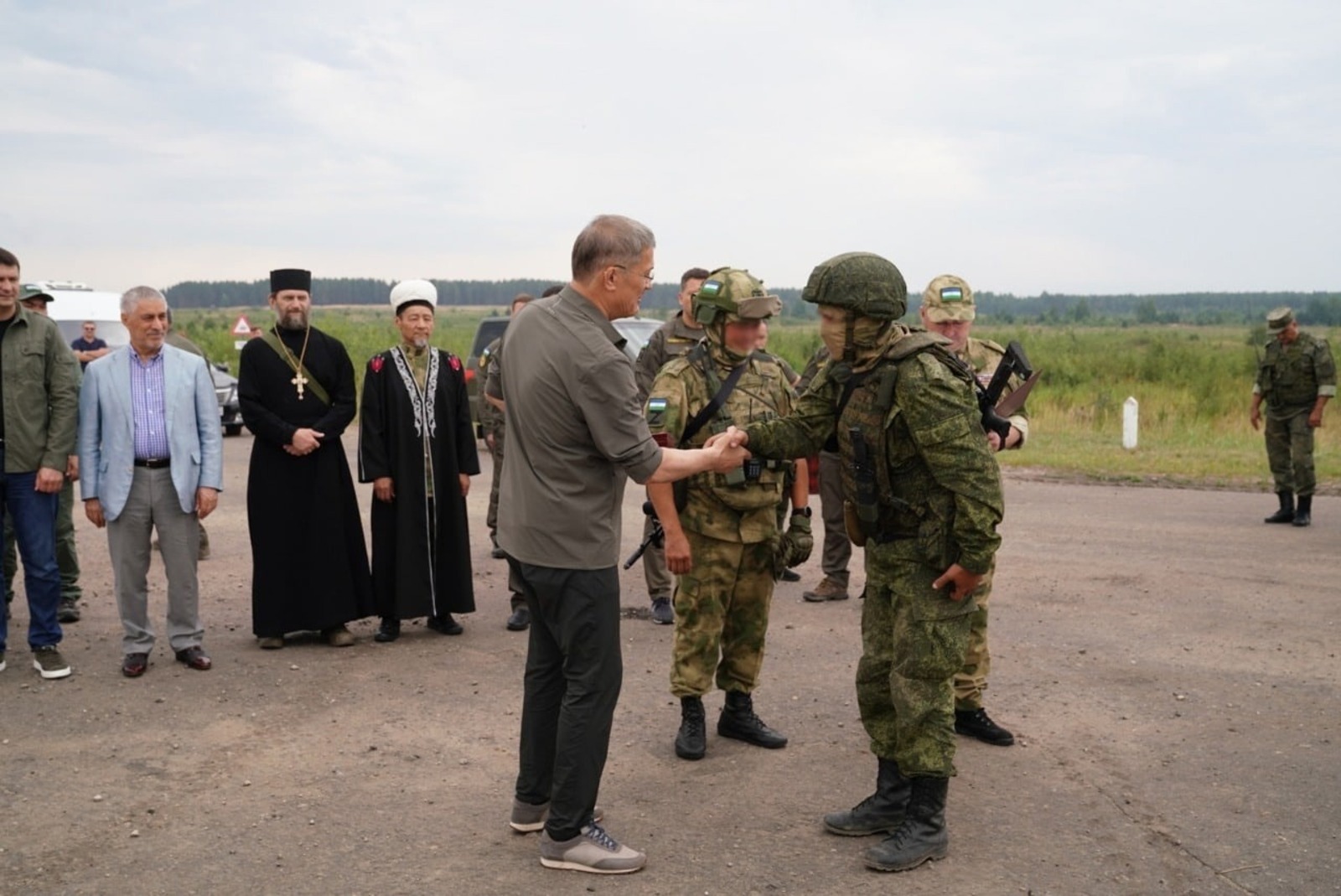 Радий Хабиров встретился с личным составом батальона им. Доставалова
