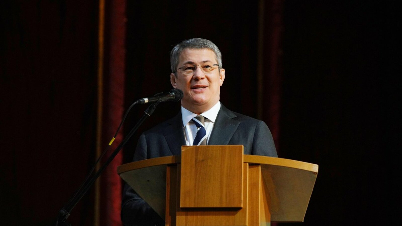 Олег Яровиков