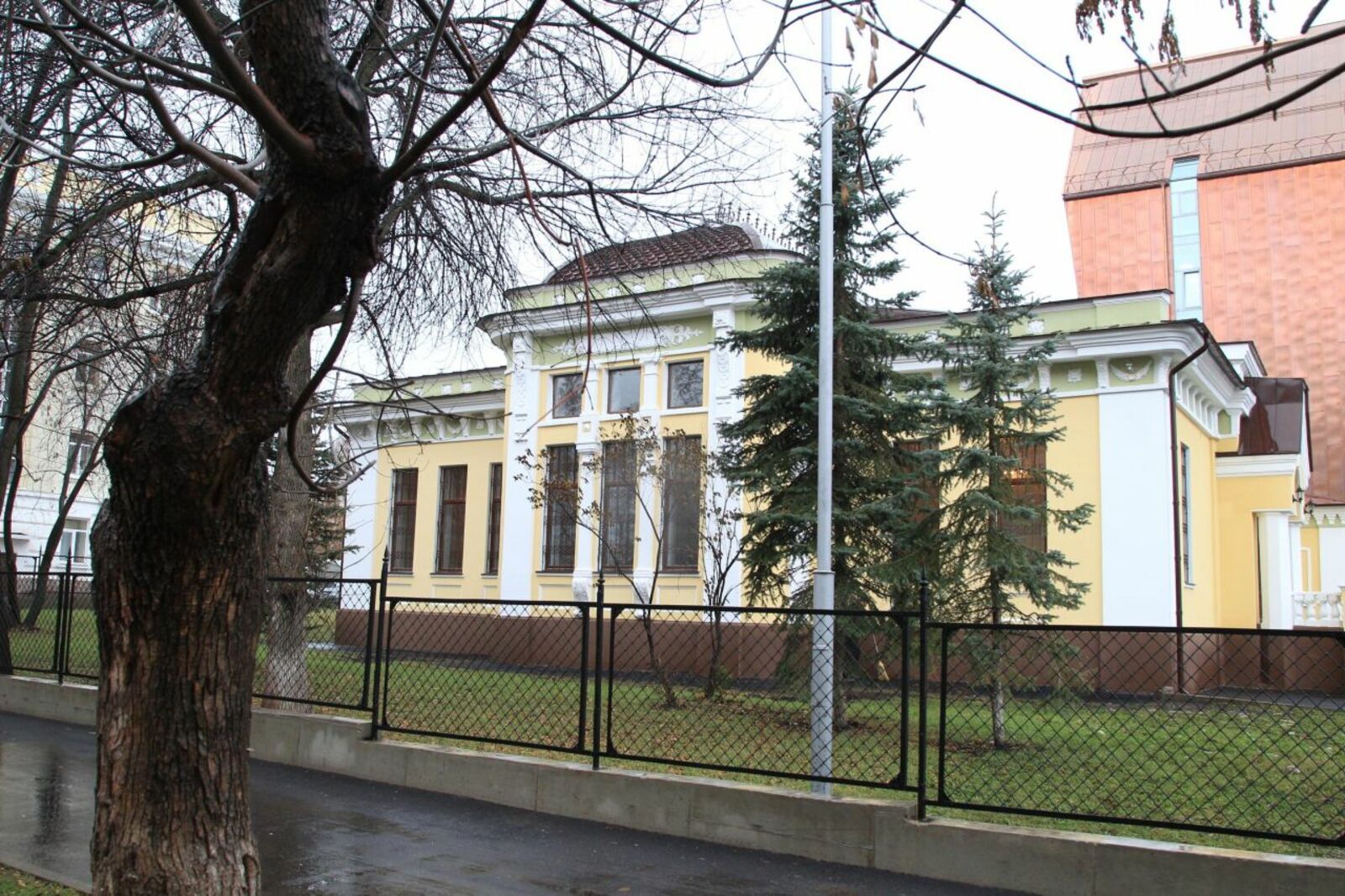Олег Яровиков