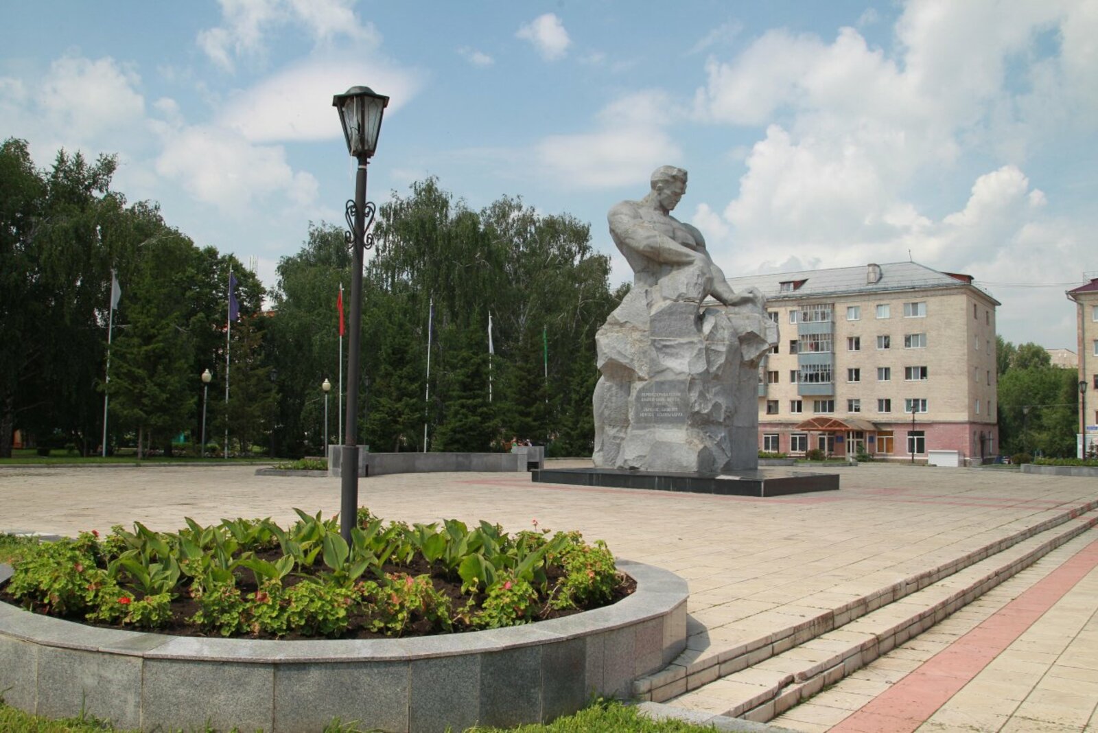 Олег Яровиков
