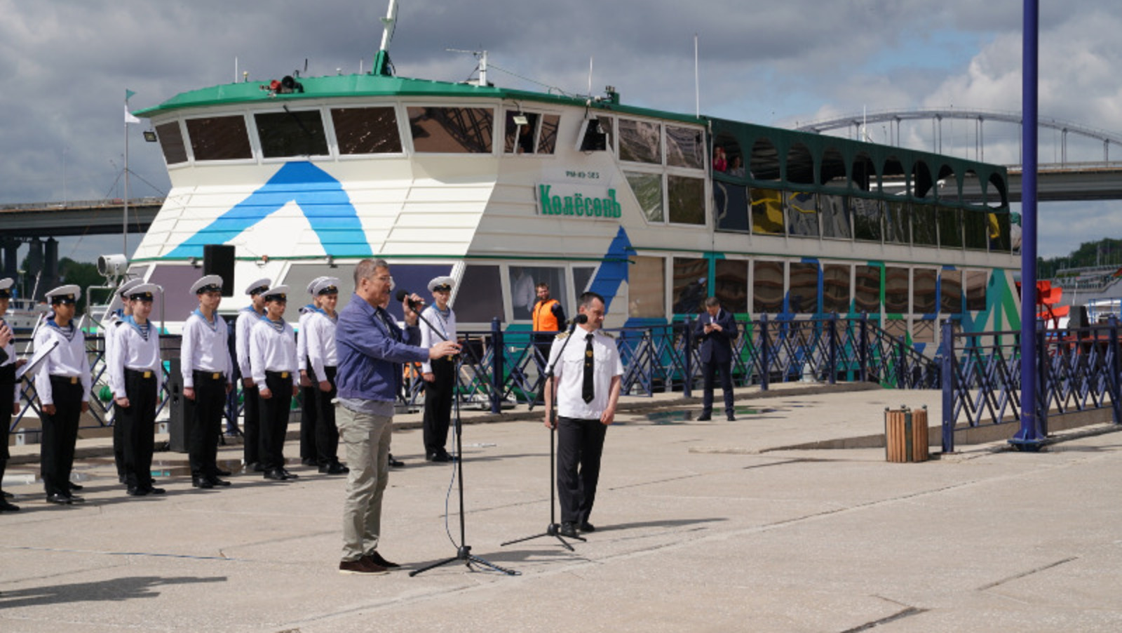 Олег Яровиков