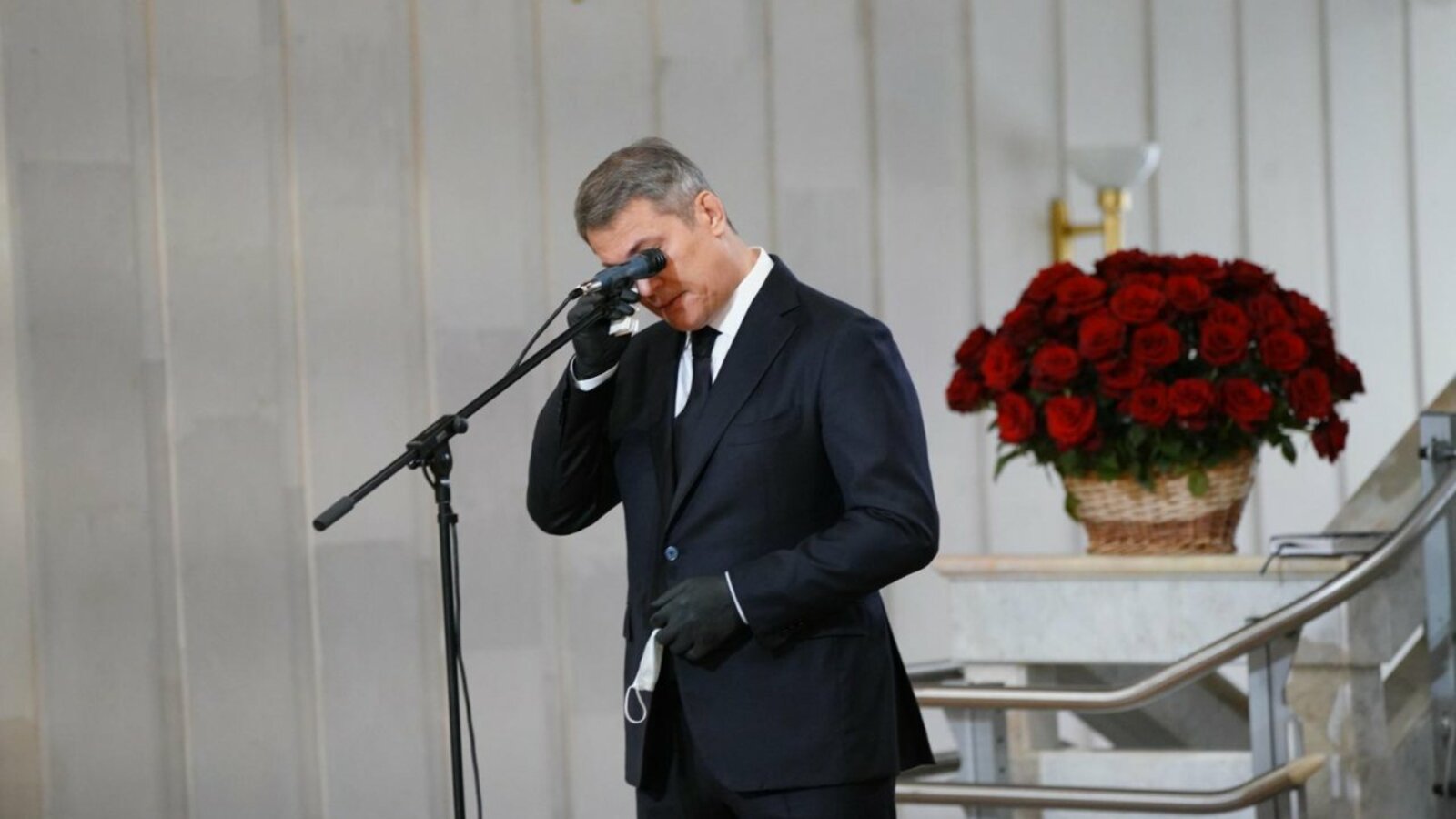 Олег Яровиков