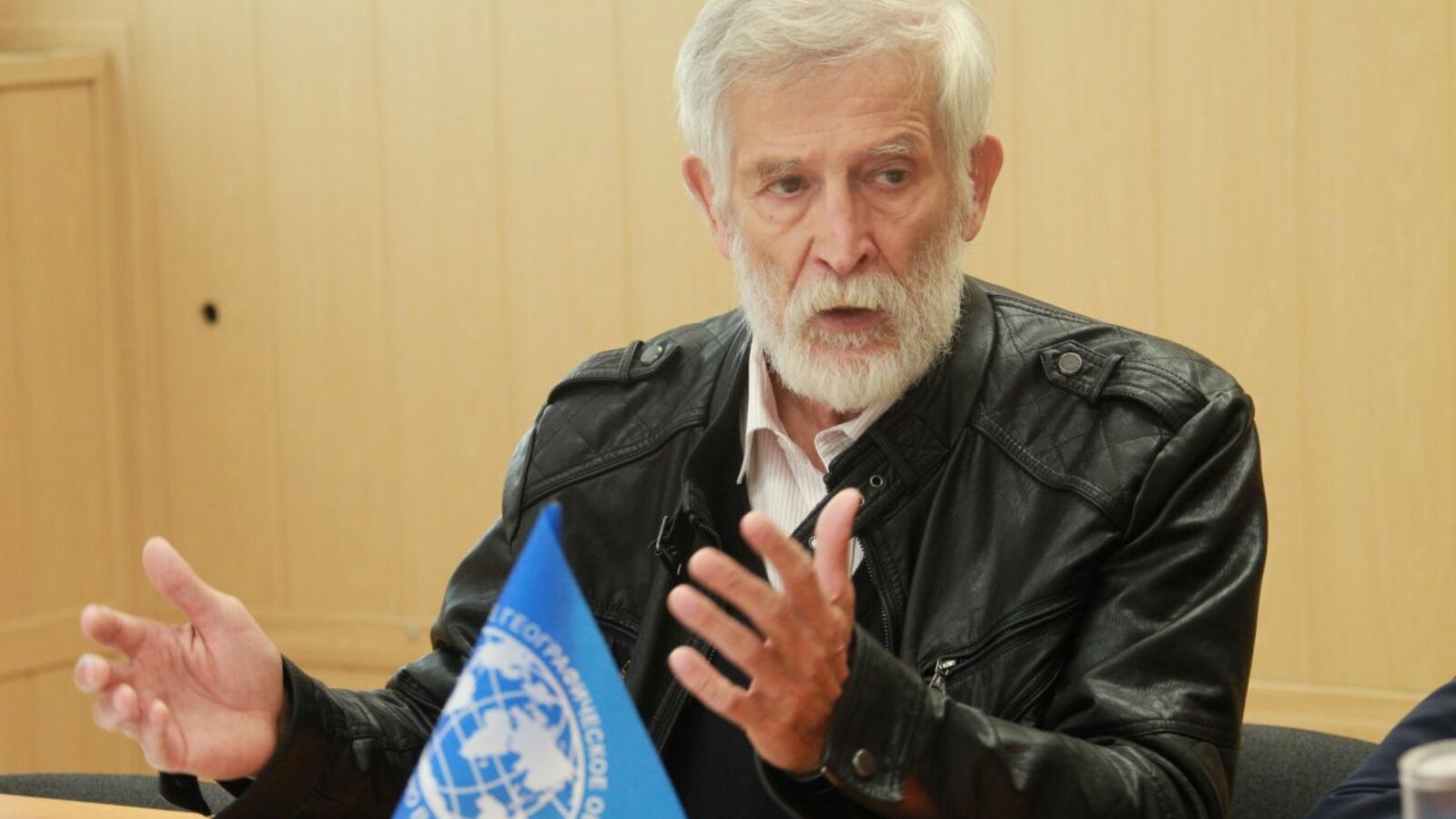 Олег Яровиков