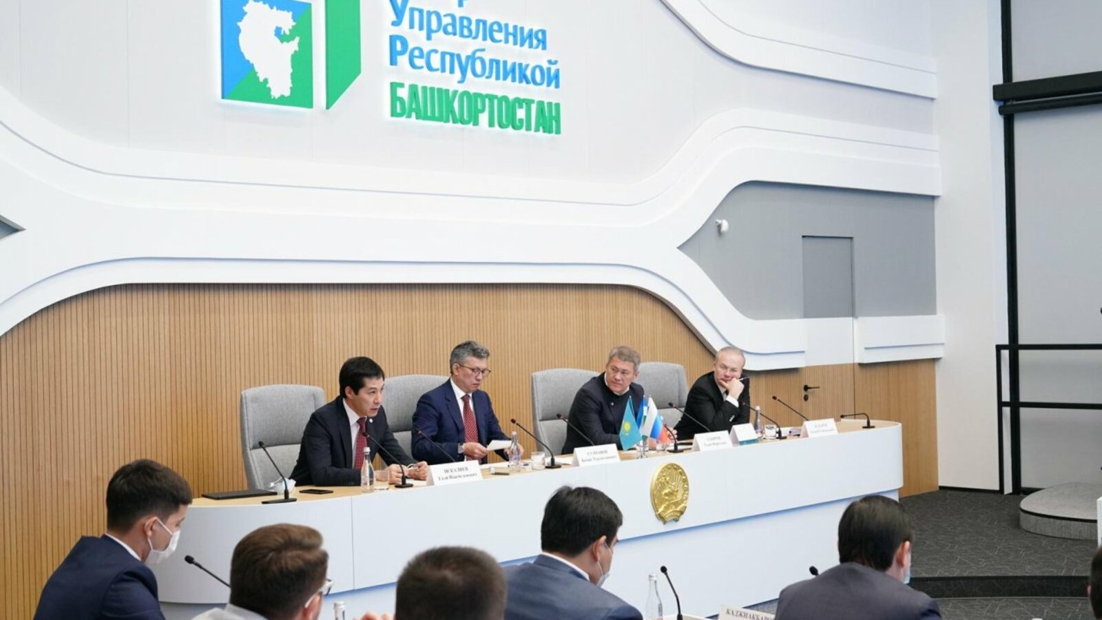 Олег Яровиков
