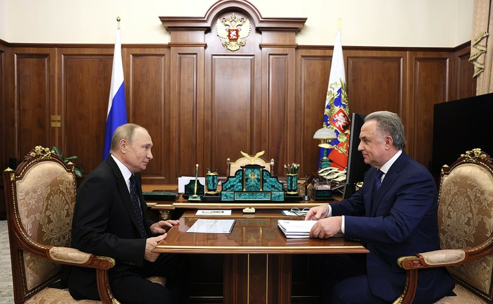 Владимир Путин встретился с главой института развития «ДОМ.РФ» Виталием Мутко