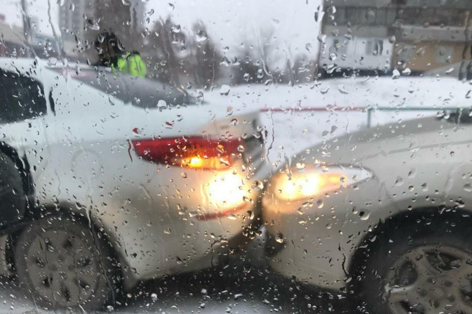 автор