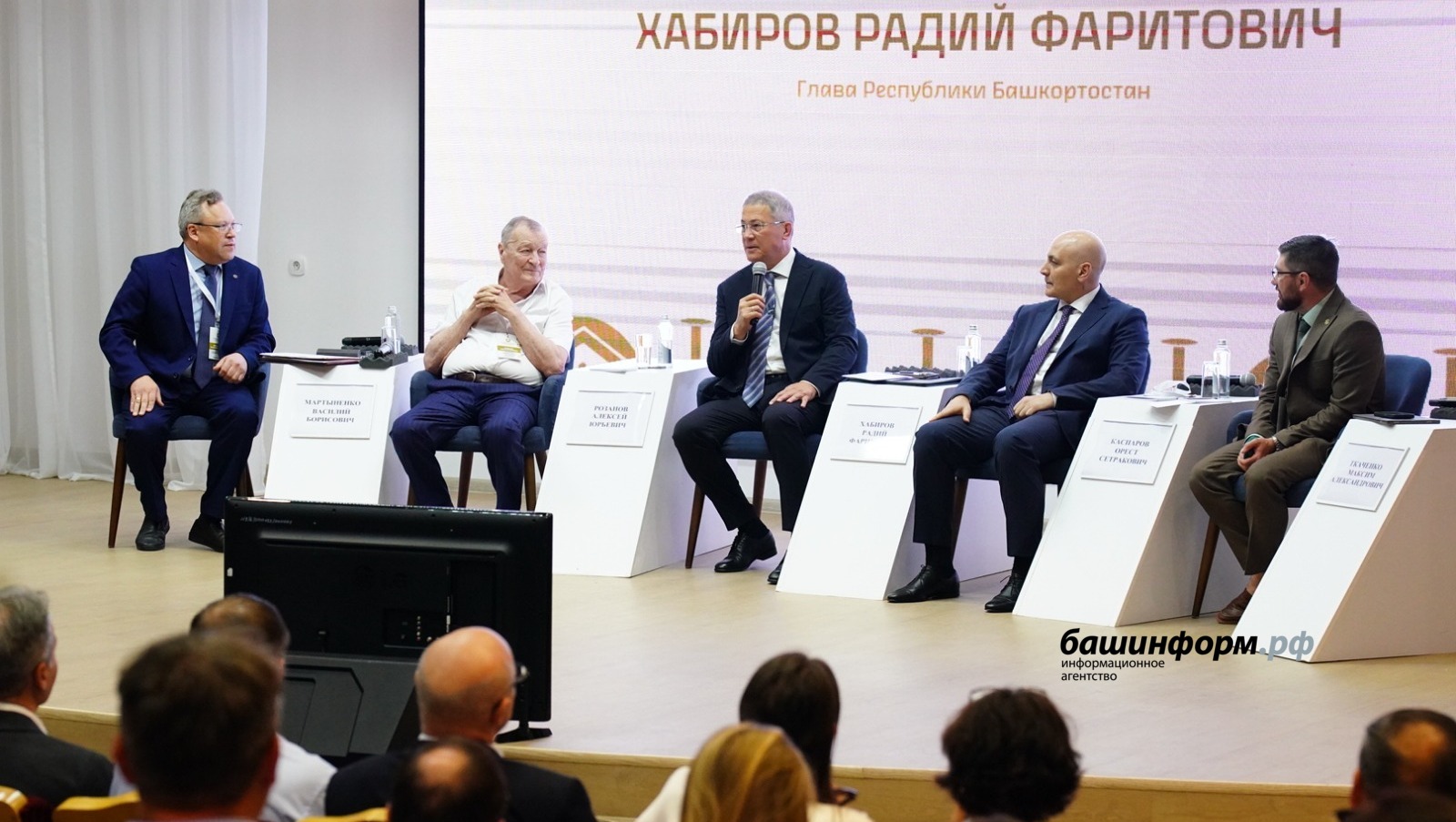 Олег Яровиков