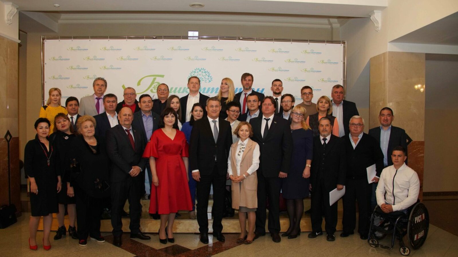 Олег Яровиков