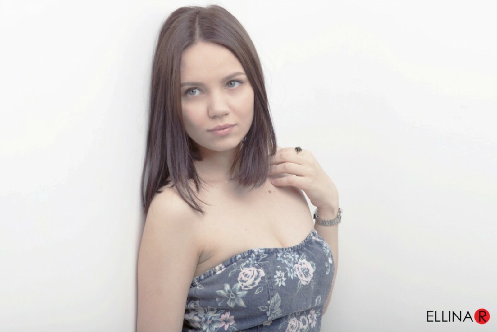 www.ellinamusic.com