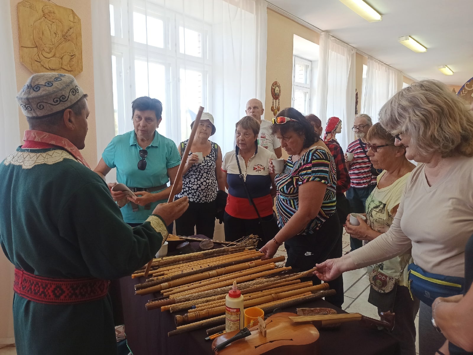 Группа московских туристов - людей пожилого возраста побывала в Гафурийском районе