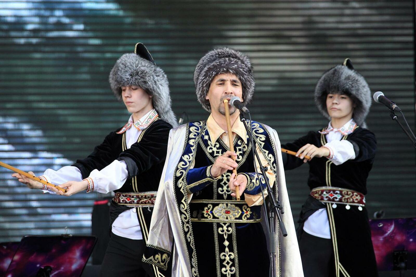Олег Яровиков