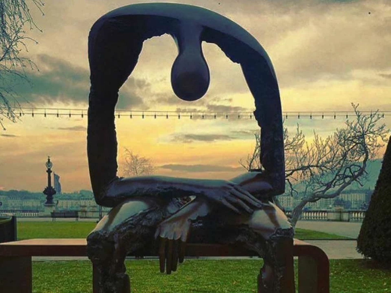 Пустота внутри картинки