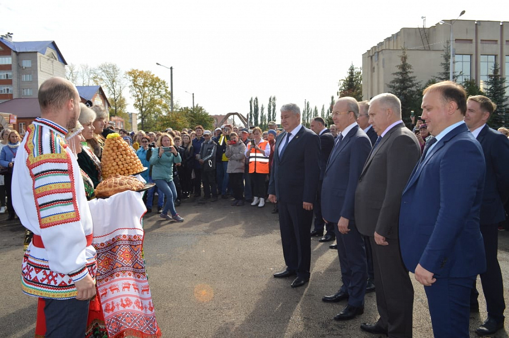Андрей Назаров принял участие в торжественном открытии пешеходного моста на станции «Янаул»