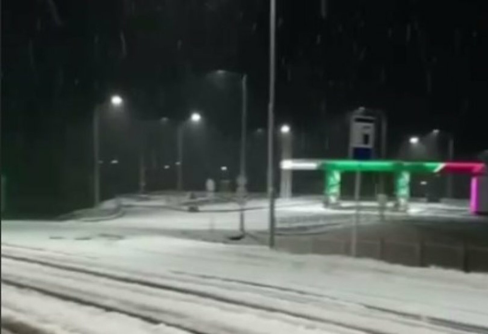 Мощный снегопад обрушился на Абзелиловский район Башкирии