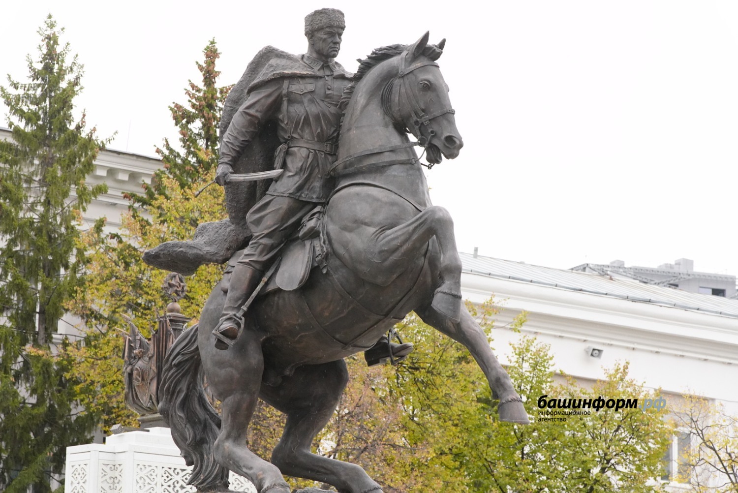 Олег Яровиков