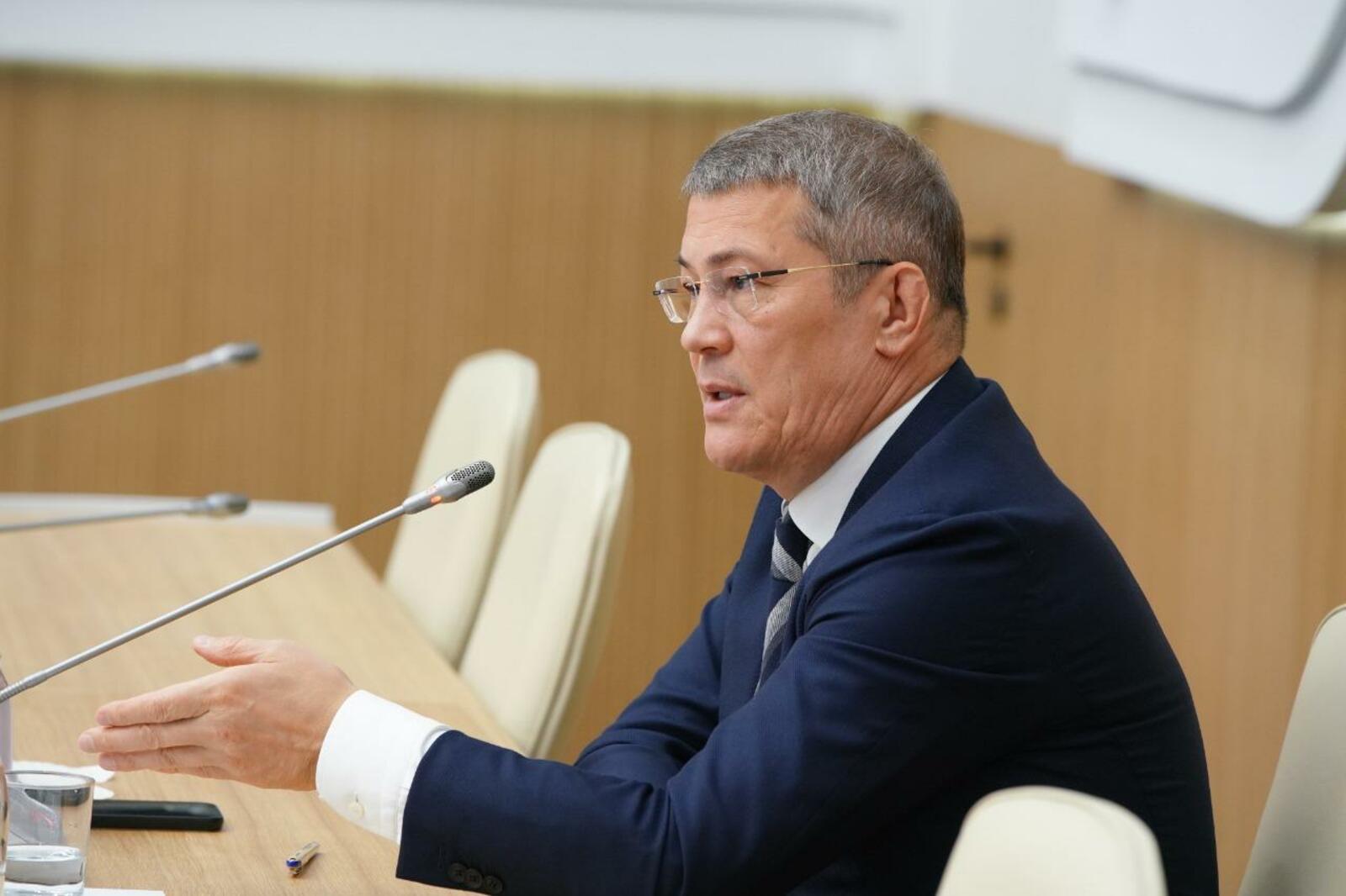 Олег Яровиков