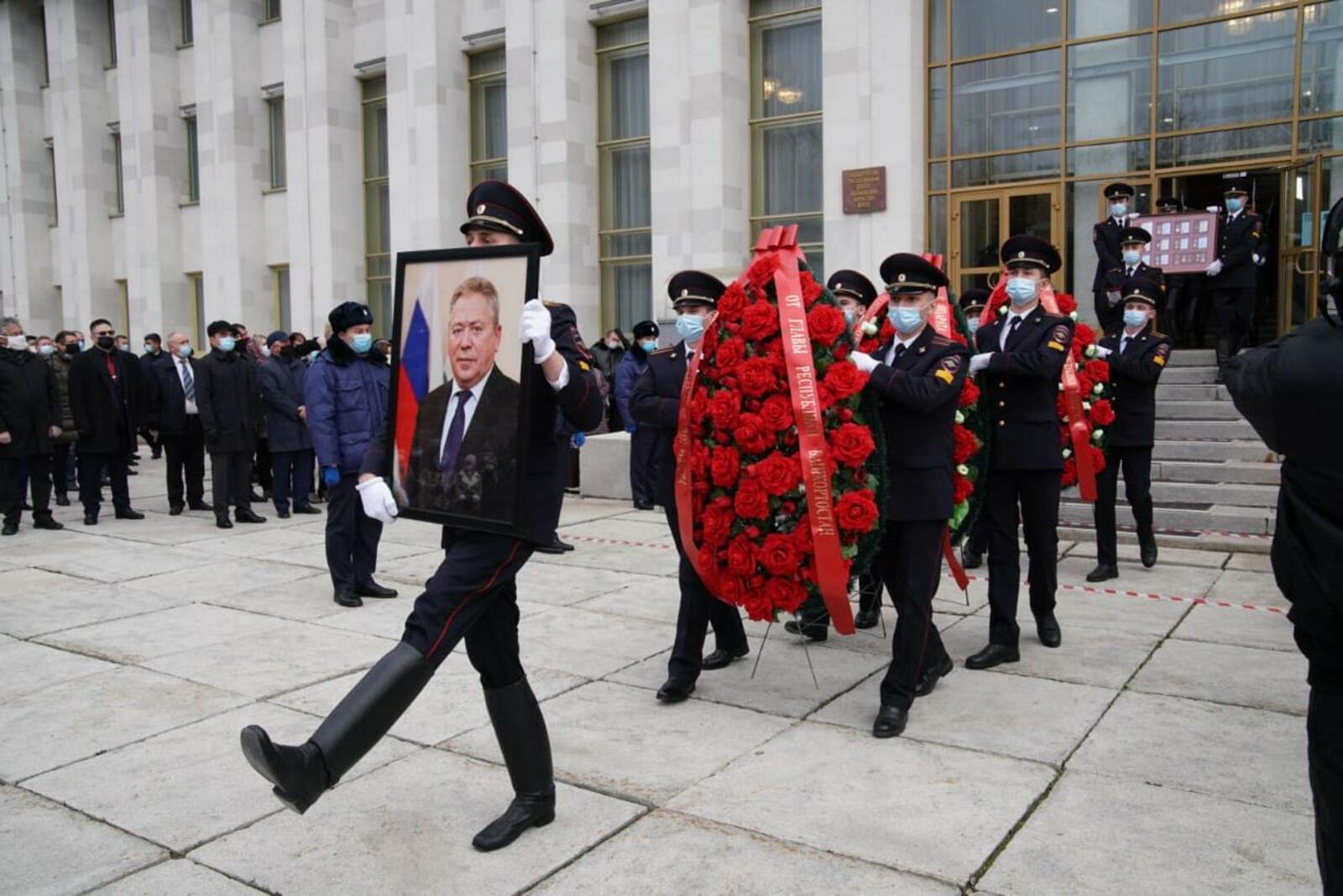 Олег Яровиков
