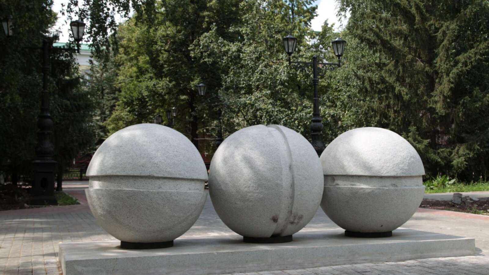 Олег Яровиков