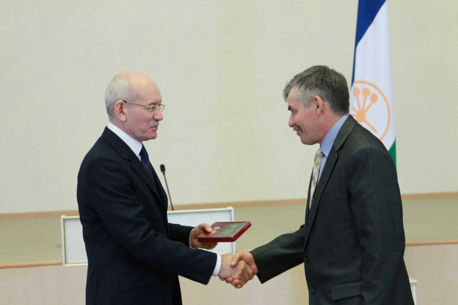 Олег Яровиков