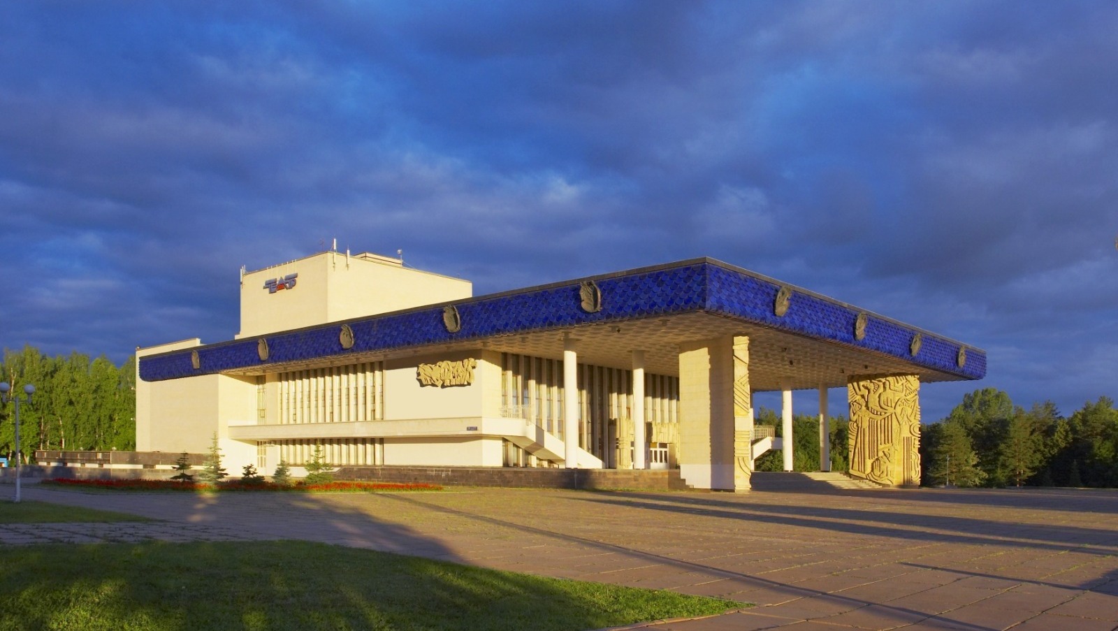 Булат Гайнетдинов пресс-служба Русского театра РБ