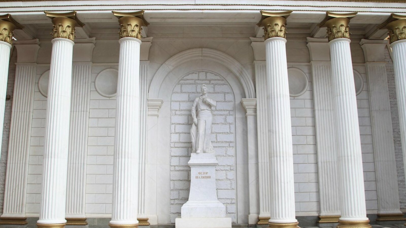 Олег Яровиков