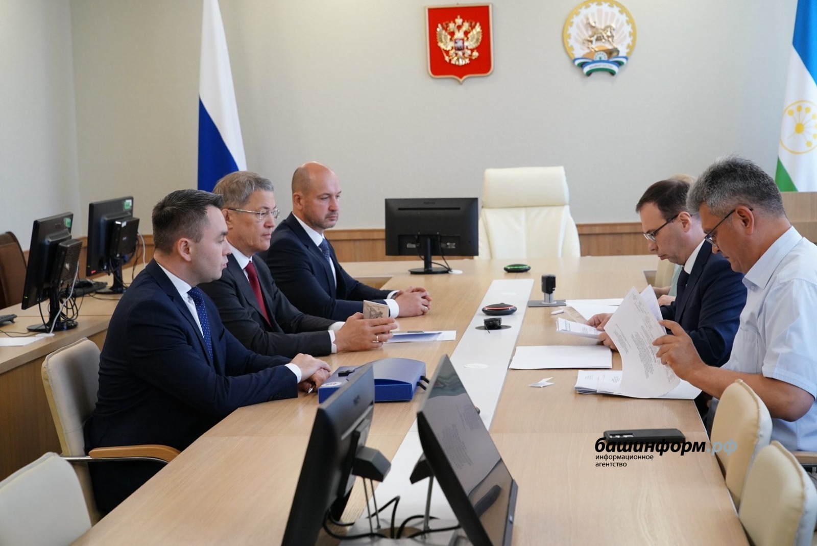 Олег Яровиков