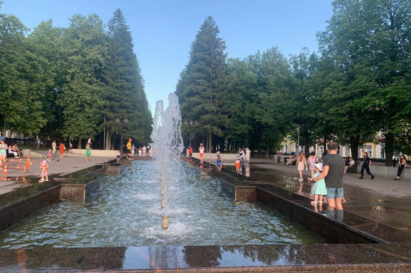 автор